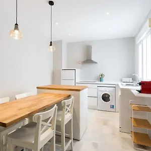 Apartamento Luminoso Tercera Planta, Sevilla
